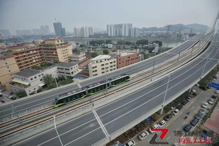 有軌電車跑上橋，禪桂中心連三山，東平水道特大橋通車