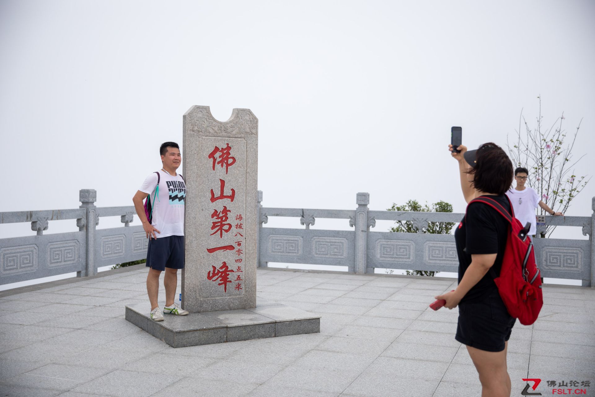 佛山市民就地過節(jié) 樂享“慢生活”