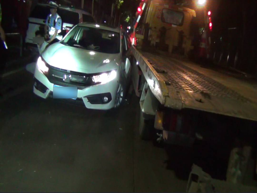 作死！醉駕司機沖卡逃逸，結(jié)果讓人大呼舒服…(圖9)